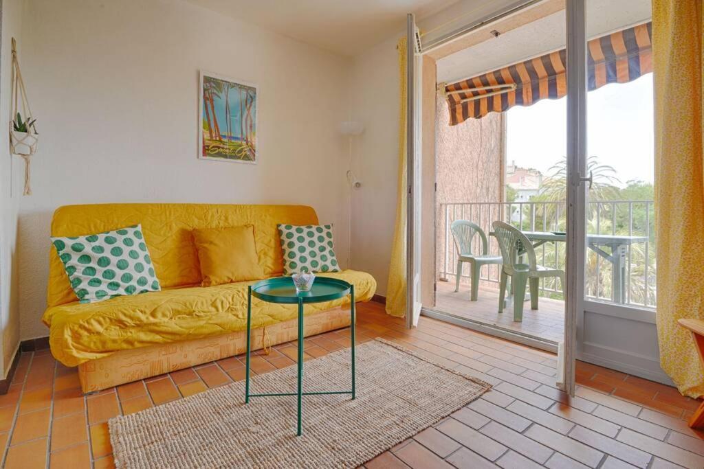 Ferienwohnung St-Cyr - Studio Avec Balcon, Vue Mer Et Proche Plage Saint-Cyr-sur-Mer Exterior foto